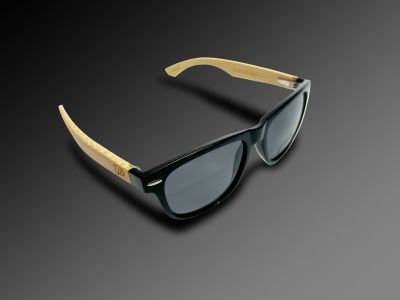 Солнцезащитные очки черные