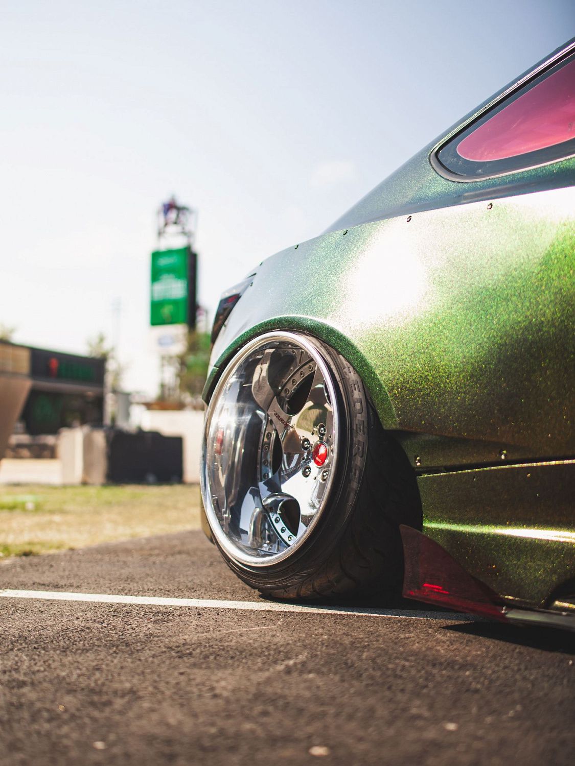 Зеленый ил и розовый?