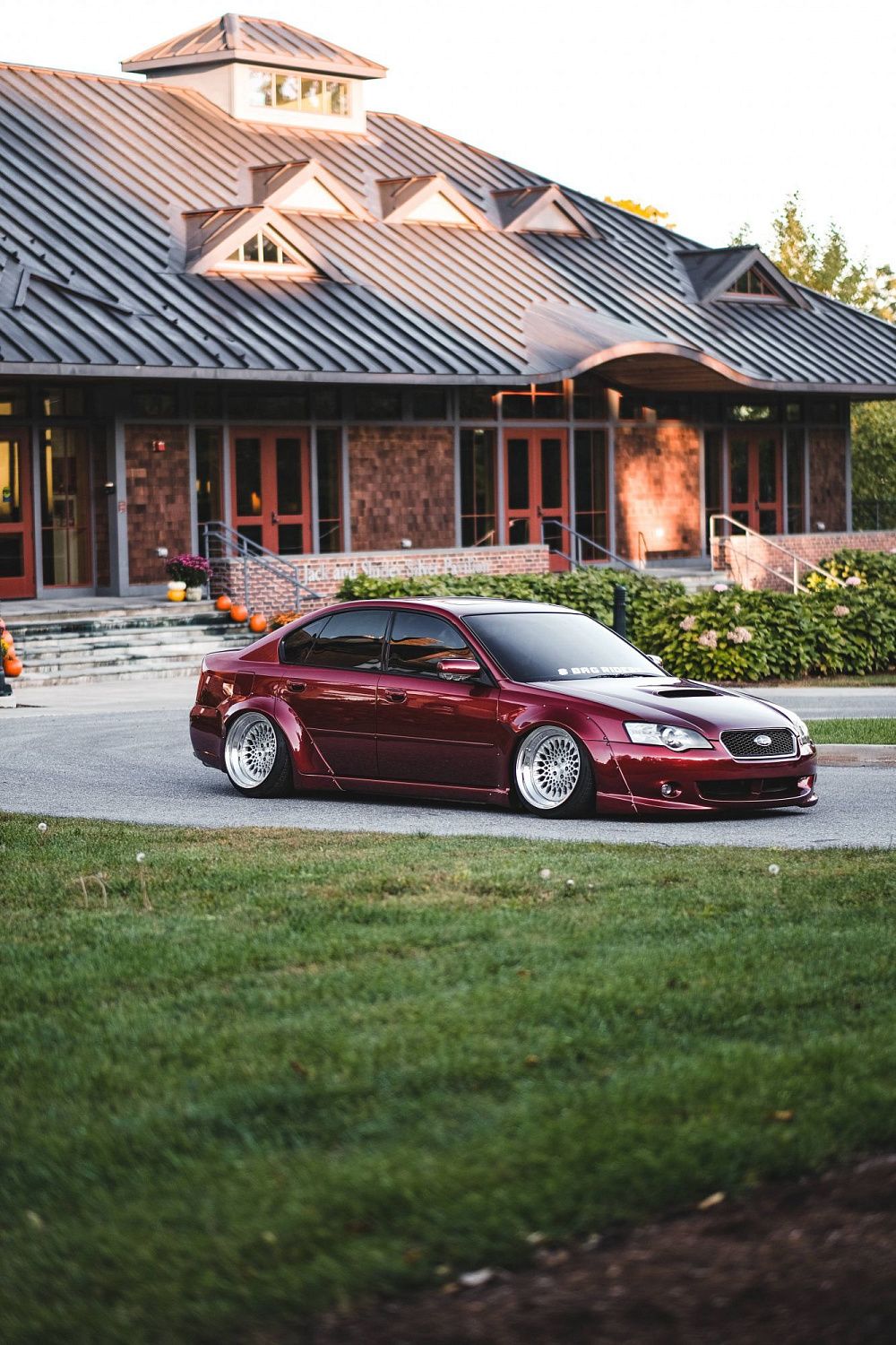 Аккуратный Subaru Legacy BL oт компании Bag Riders company из Сша