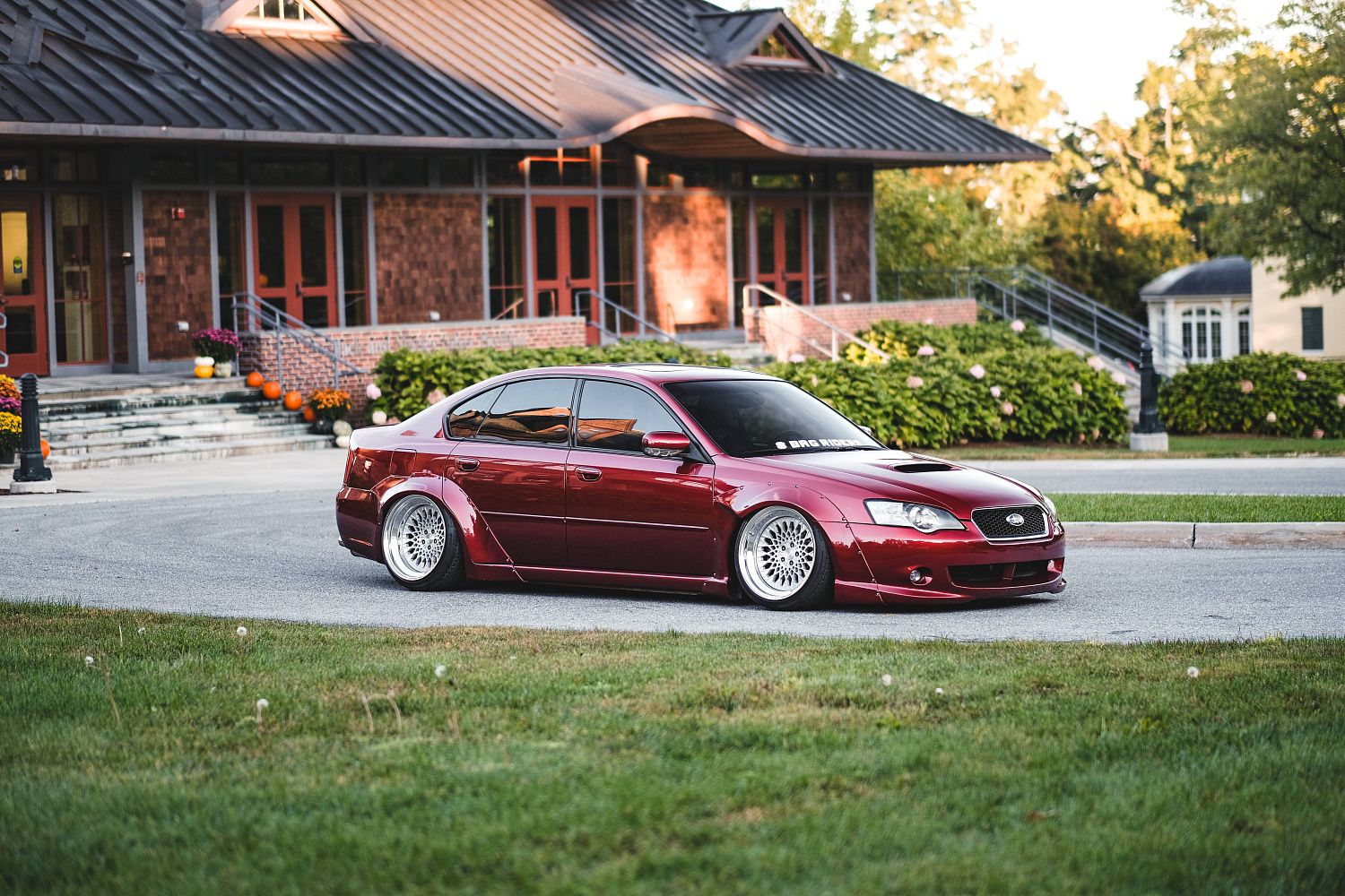 Аккуратный Subaru Legacy BL oт компании Bag Riders company из Сша