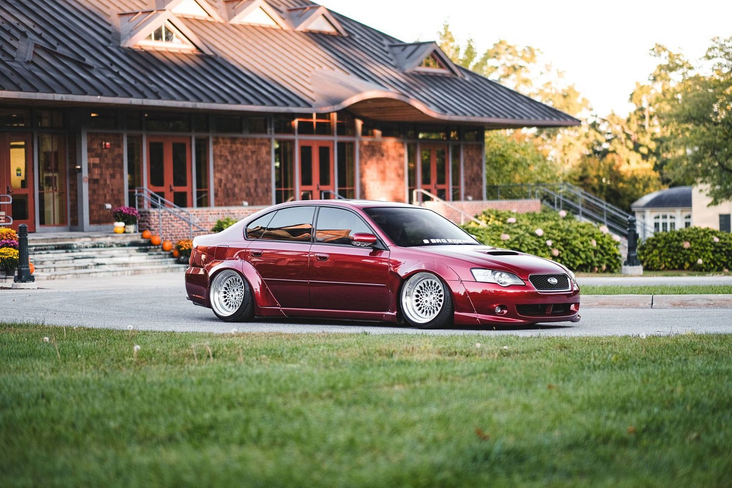 Аккуратный Subaru Legacy BL oт компании Bag Riders company из Сша