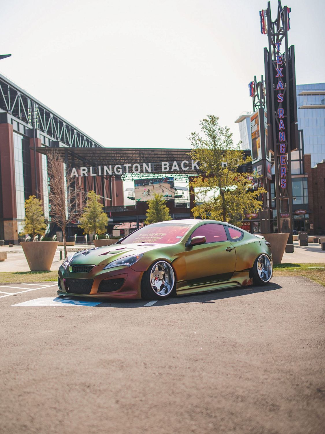 Зеленый ил и розовый?