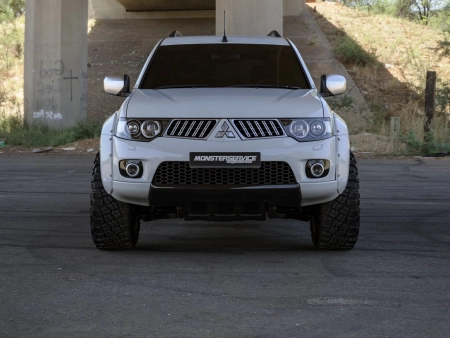 Расширители MMC Pajero Sport 2