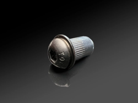 Комплект винт/заклепка M8 (10шт)