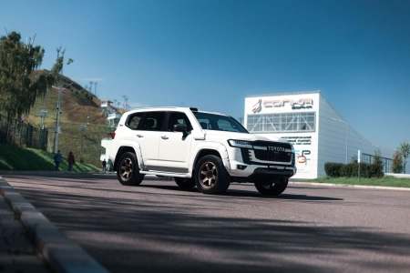  Накладка пер бампера Land Cruiser 300