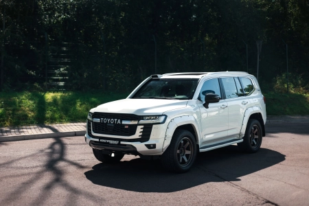  Накладка пер бампера Land Cruiser 300